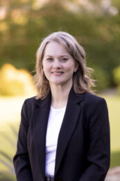 Dr. Liz Hunt